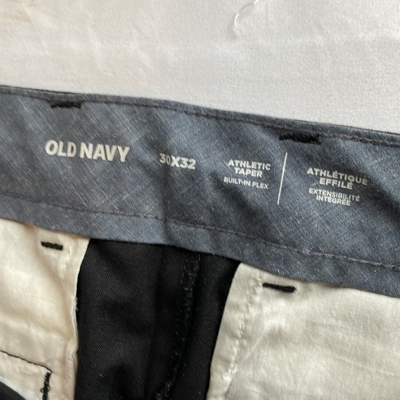 Old Navy Athletic Taper 30x32 Men’s Black Khaki Dress Pants - Picture 3 of 3